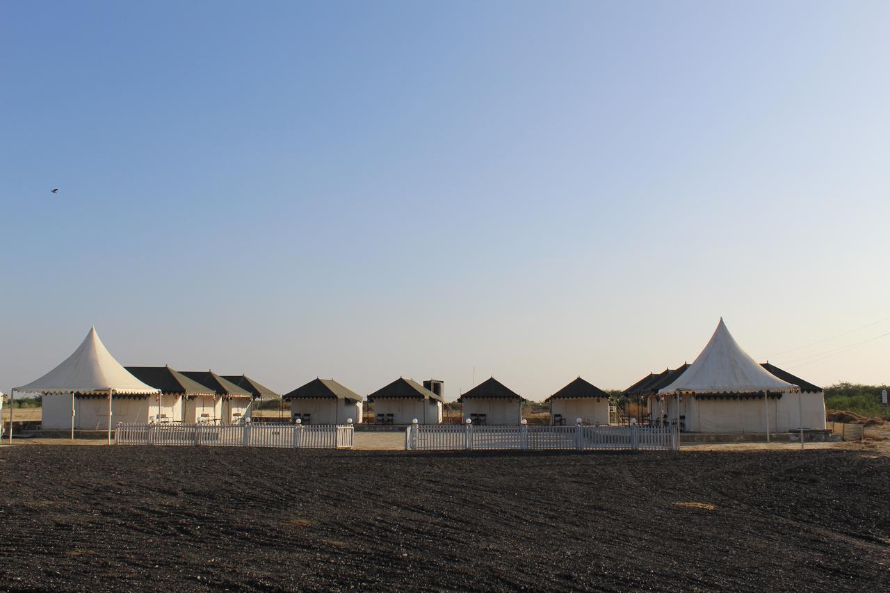 Nova Patgar Tents Hotel Bhuj Buitenkant foto