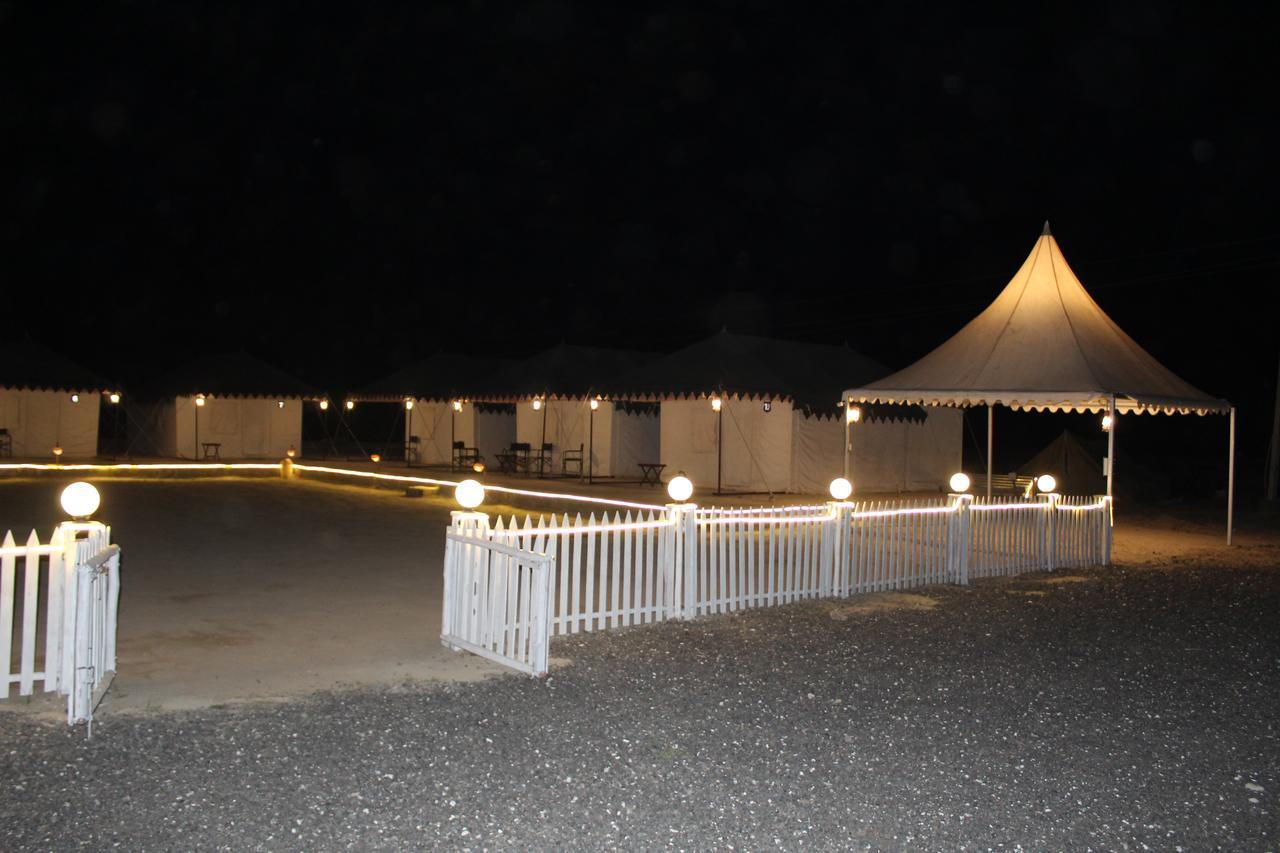Nova Patgar Tents Hotel Bhuj Buitenkant foto