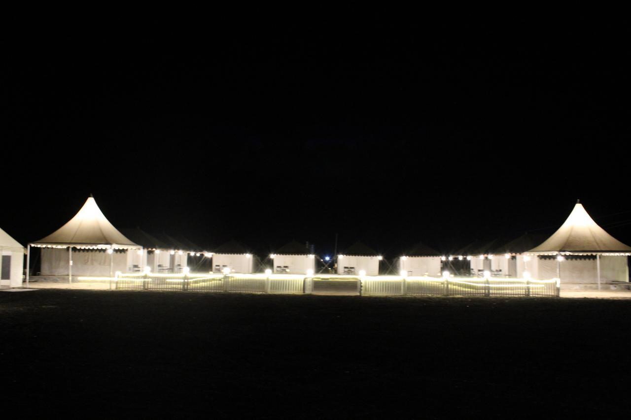 Nova Patgar Tents Hotel Bhuj Buitenkant foto
